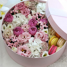 Набор цветов с макарунами Pink XL